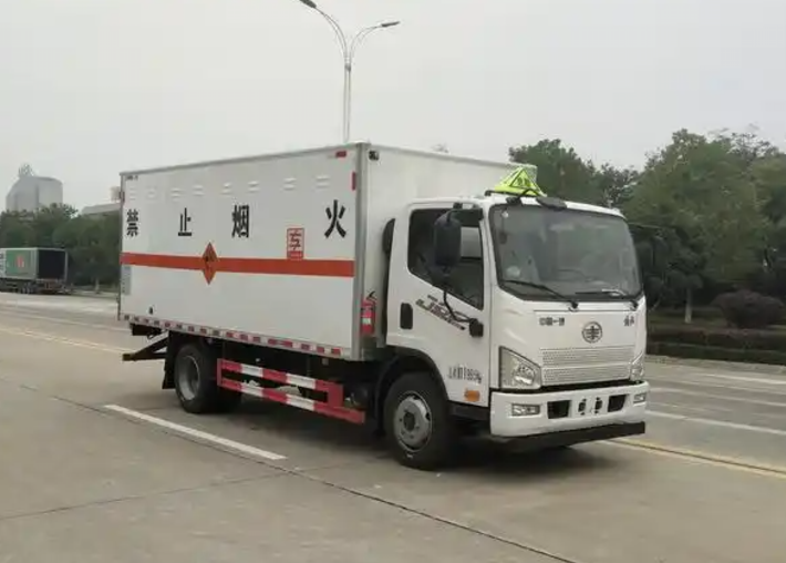 峄城爆破器材运输车可以上高速吗？